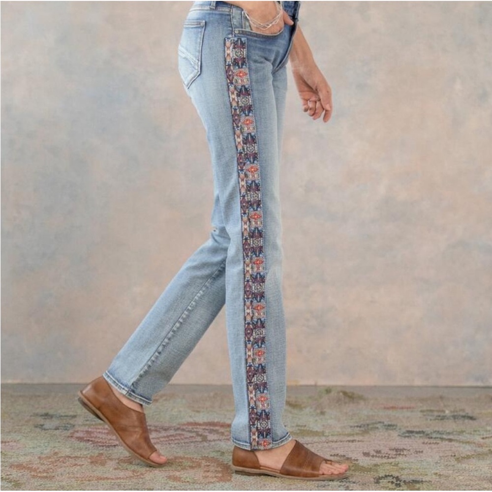 Driftwood Jackie Embroidered Jeans